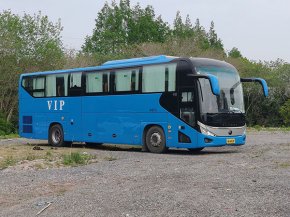 上海租大巴车一天多少钱？