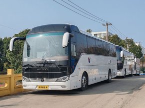 50座大巴车一天包车价格_大巴车包车带司机多少钱一天？